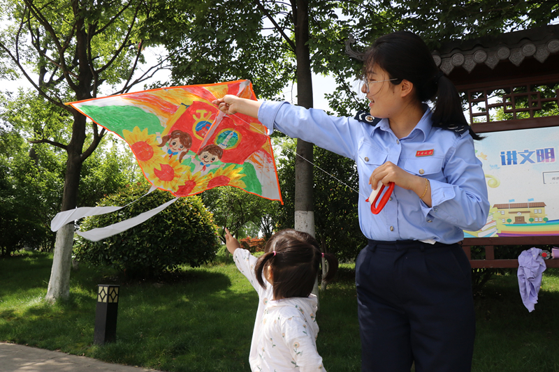 /uploads/image/2021/05/31/d79b3d728cbd55f6d92d1614d96596cb.jpg 放風(fēng)箏_副本.jpg